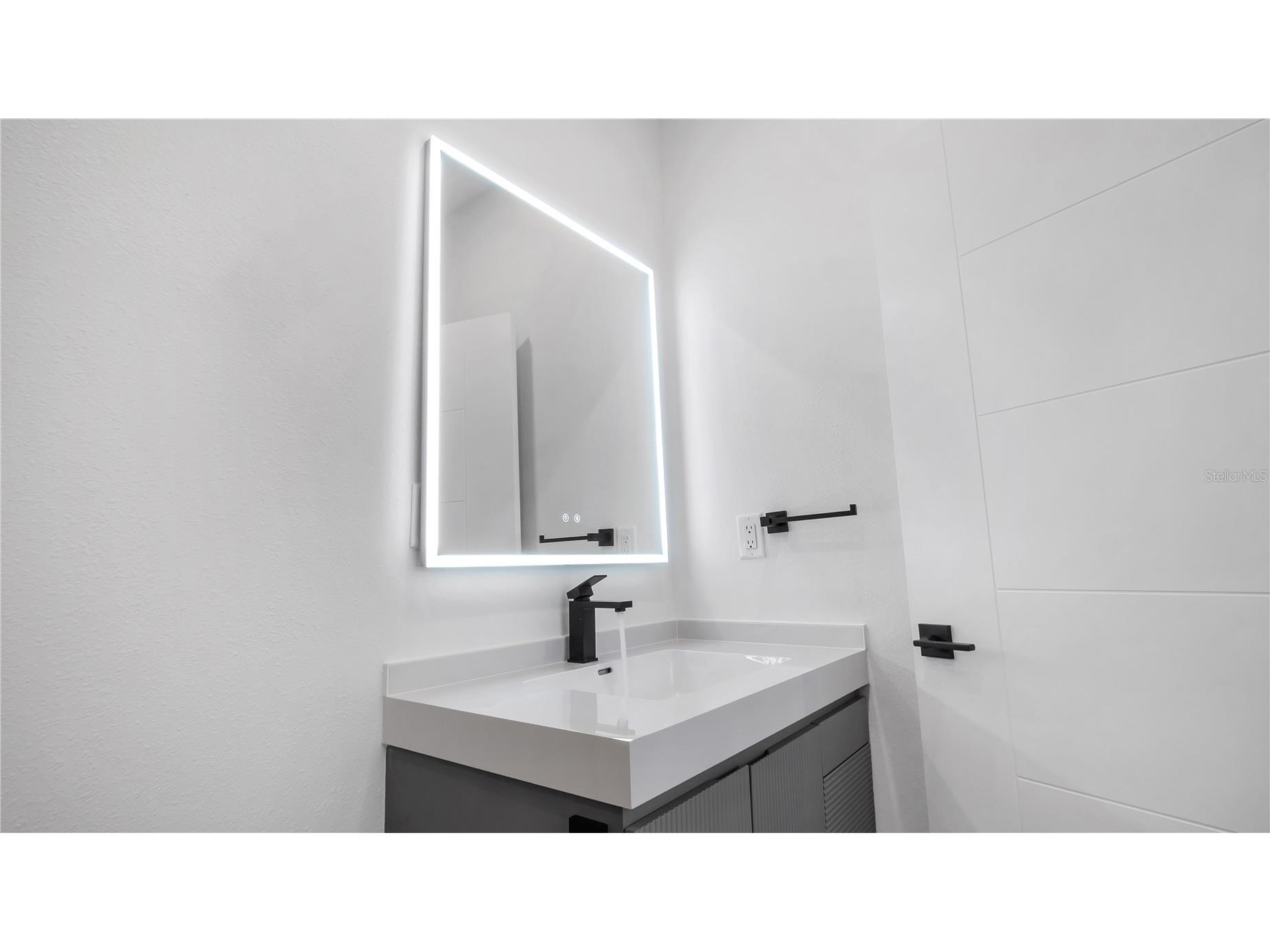 2118 4th Street S Saint Petersburg FL 33705 TB8470748 image17