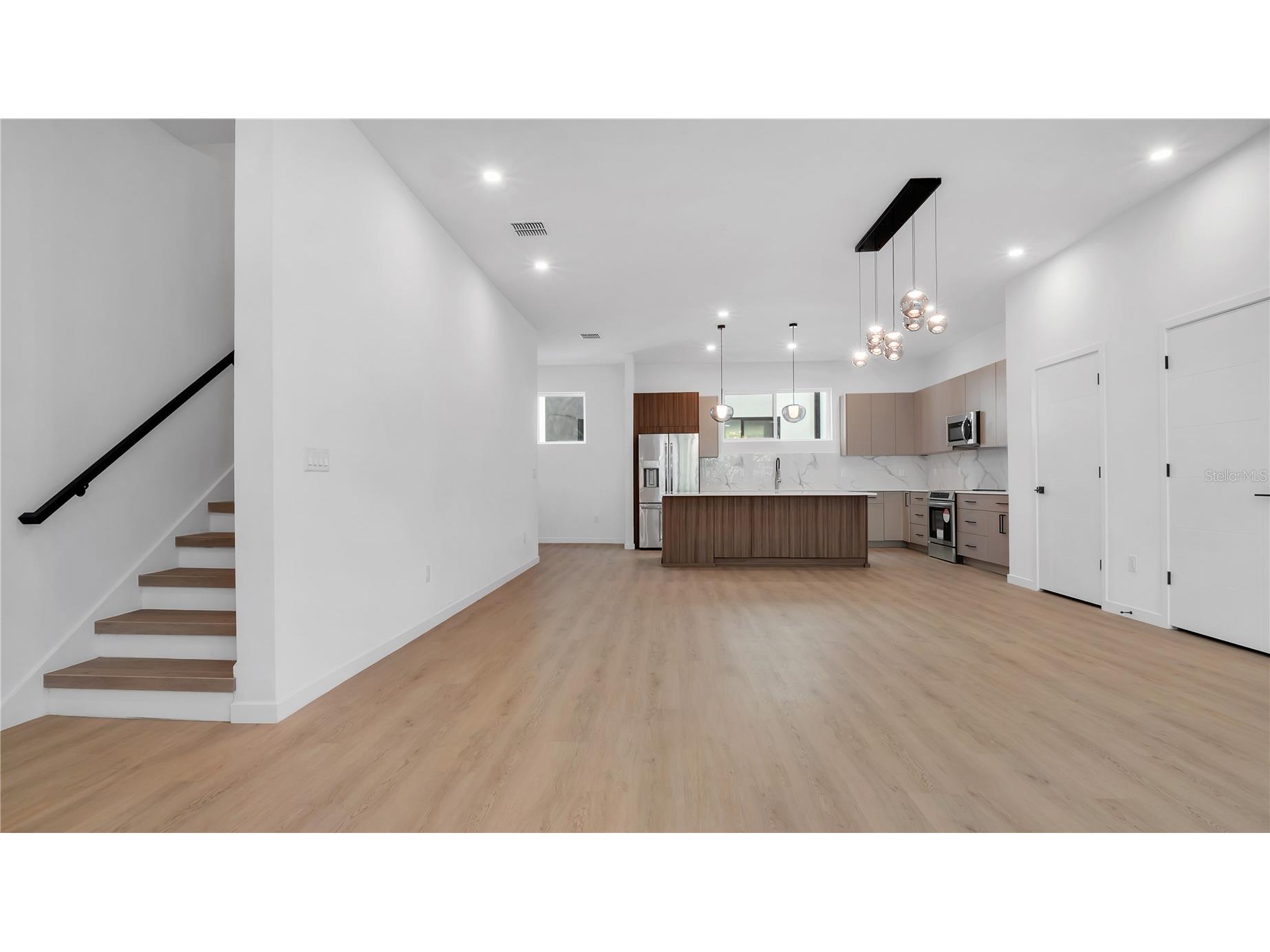 2118 4th Street S Saint Petersburg FL 33705 TB8470748 image31