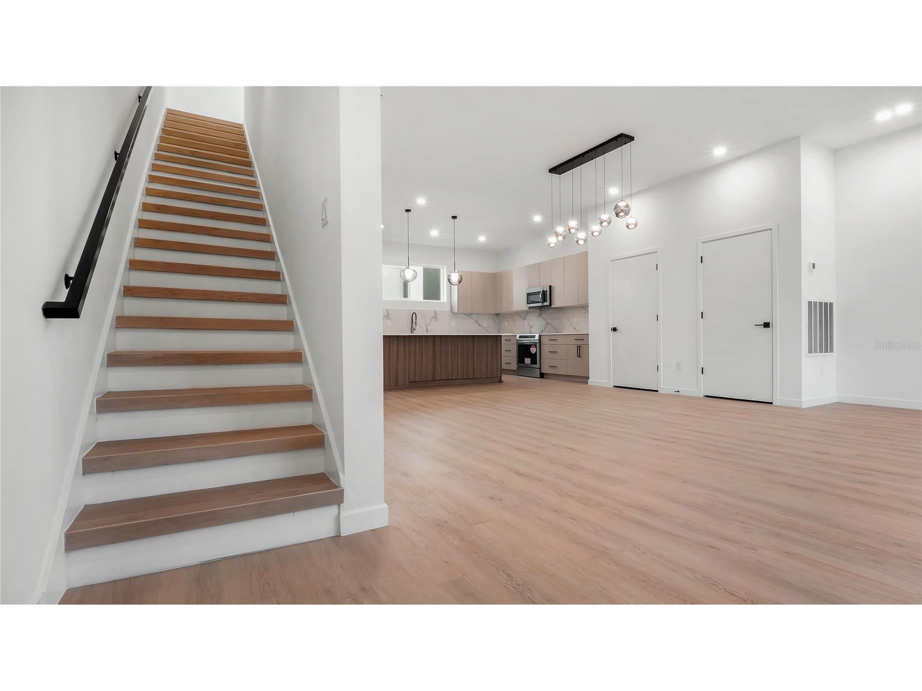 2118 4th Street S Saint Petersburg FL 33705 TB8470748 image32