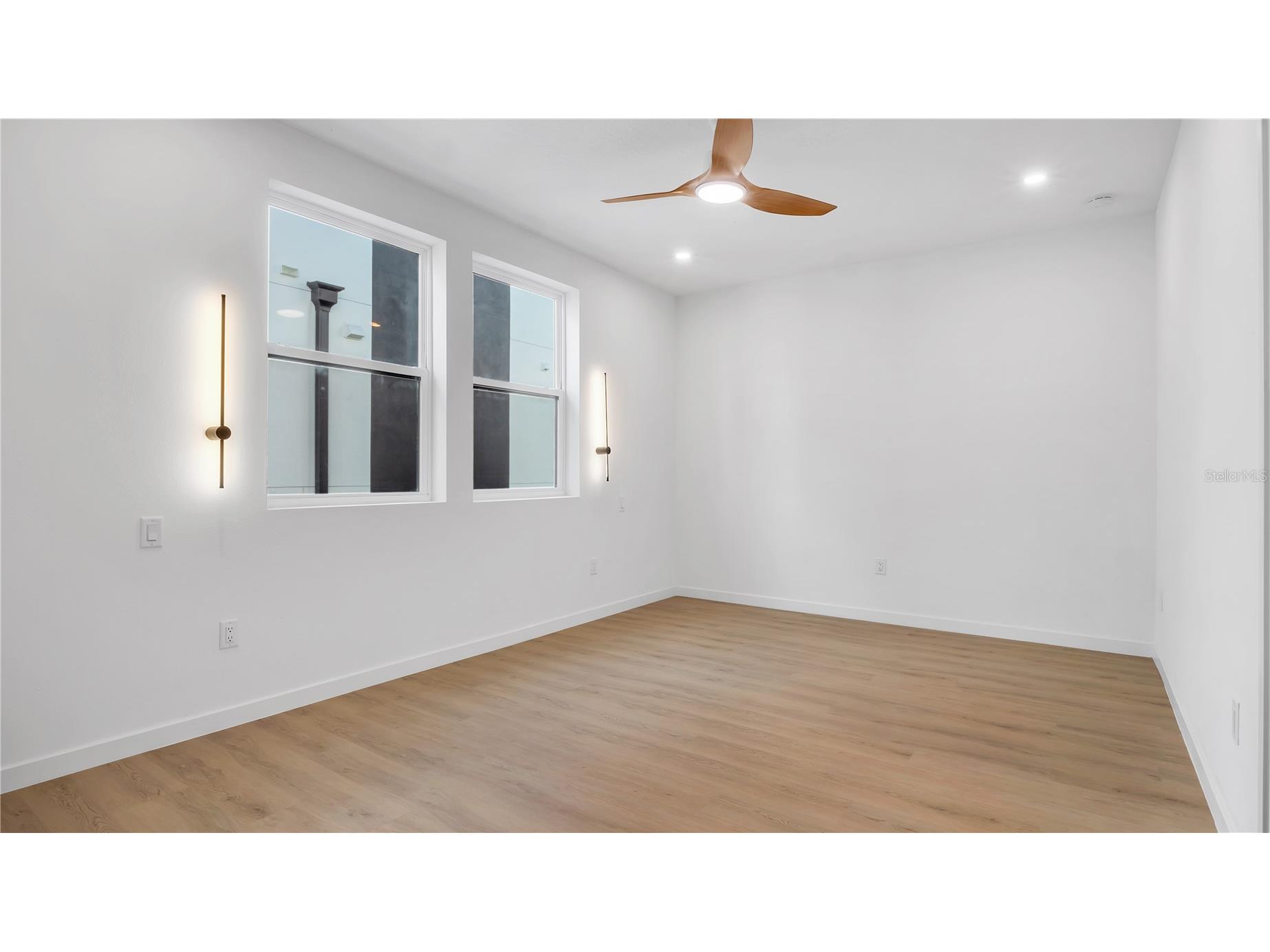 2118 4th Street S Saint Petersburg FL 33705 TB8470748 image38