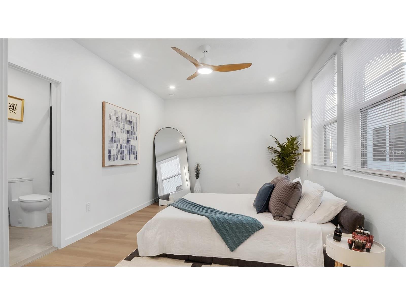 2118 4th Street S Saint Petersburg FL 33705 TB8470748 image39