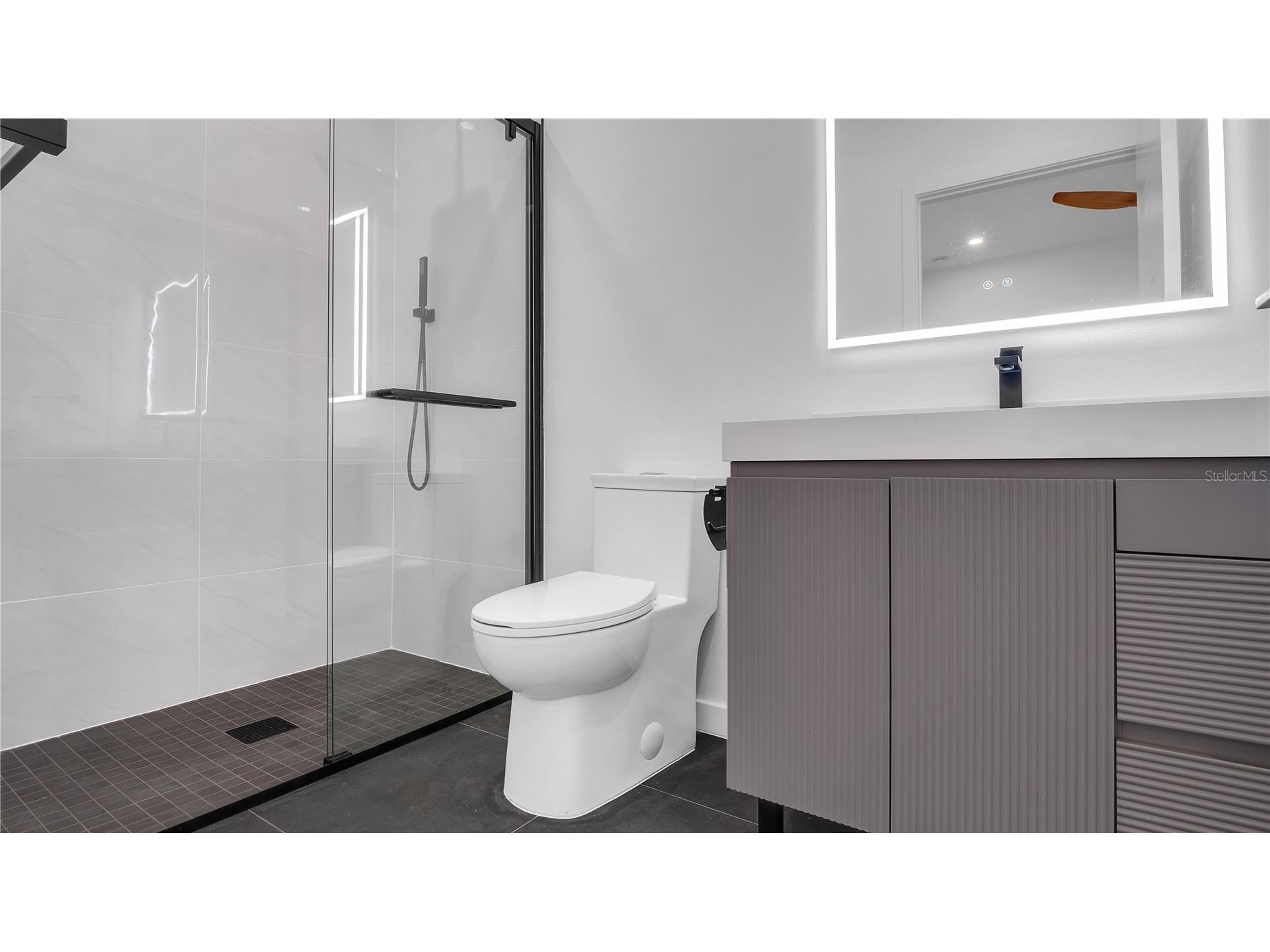 2118 4th Street S Saint Petersburg FL 33705 TB8470748 image48