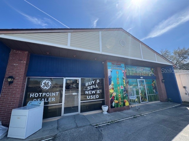 2118 Mariner Boulevard Spring Hill FL 34609 W7873612 image1