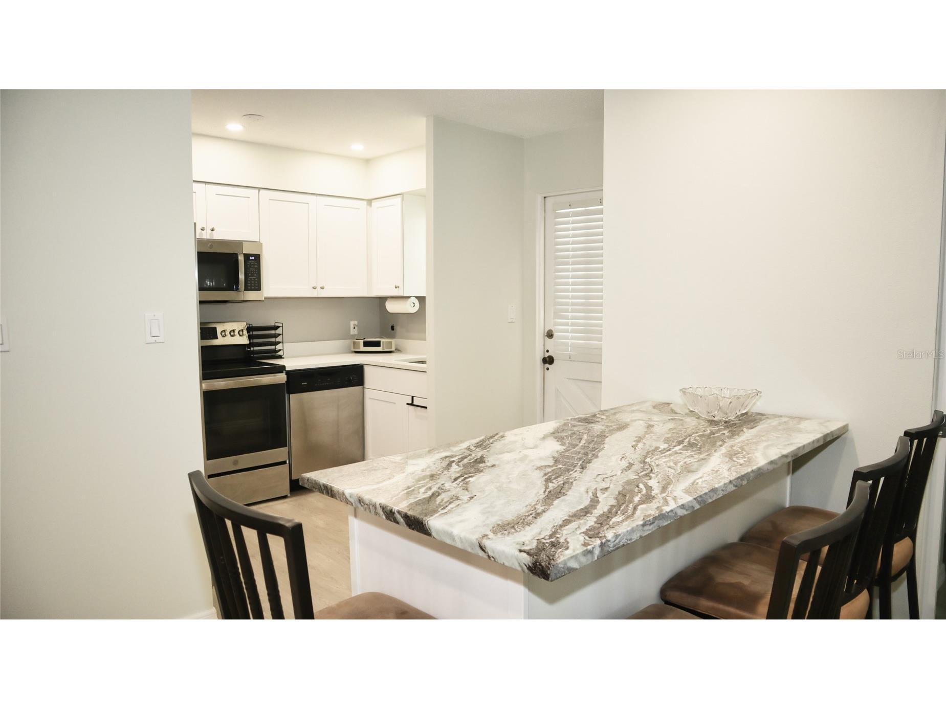 2118 Michele Drive Sarasota FL 34231 N6143453 image18
