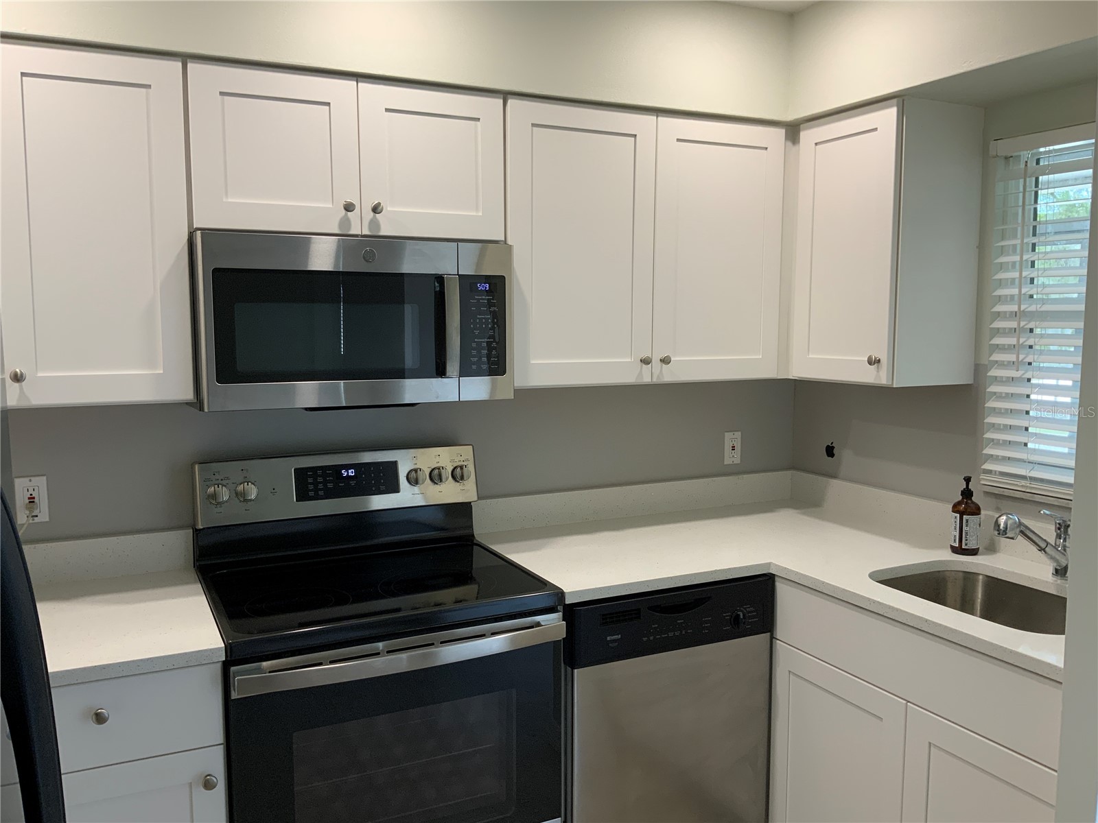 2118 Michele Drive Sarasota FL 34231 N6143453 image5