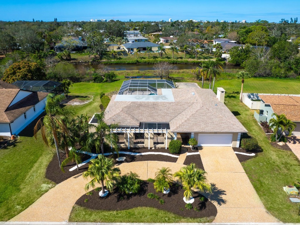 2118 Tanglewood Drive Sarasota FL 34239 - PHILLIPPI CREEK A4640674 image1