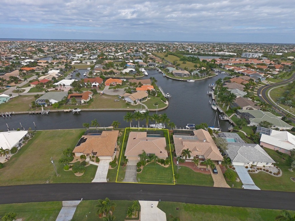 2118 Wyatt Circle Punta Gorda FL 33950 - ST VINCENT WATERWAY C7475309 image1