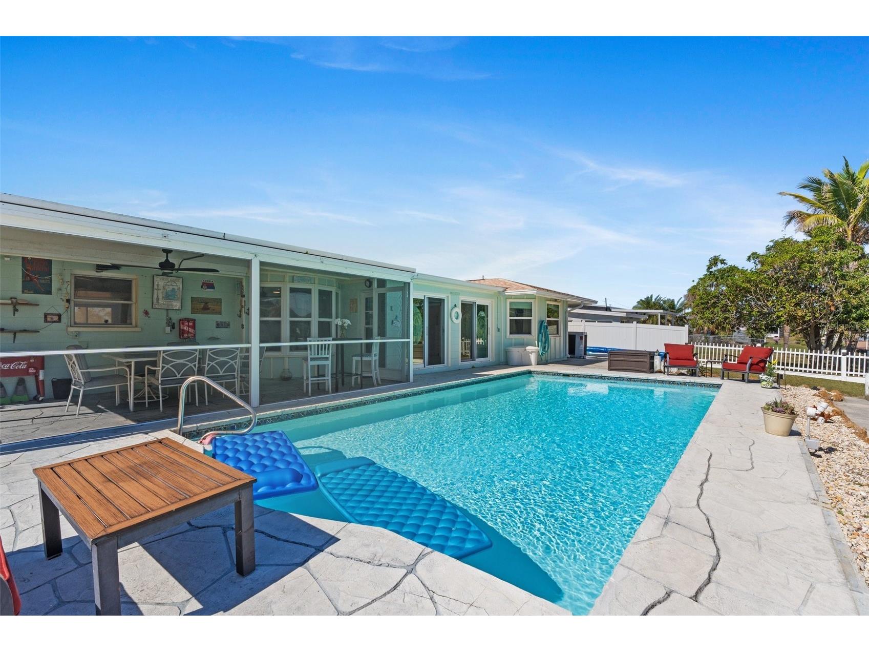 21184 Edgewater Drive Port Charlotte FL 33952 - SUNRISE WATERWAY C7521587 image3
