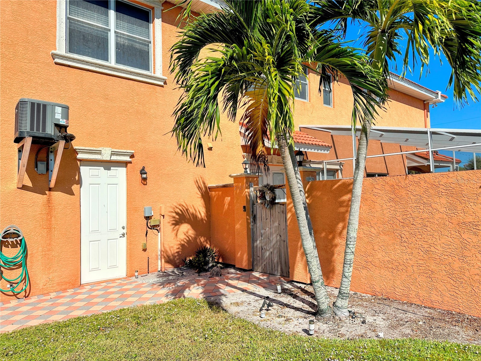 2119 & 2125 Montclair Drive #1 & 2 Sarasota FL 34231 A4696057 image10