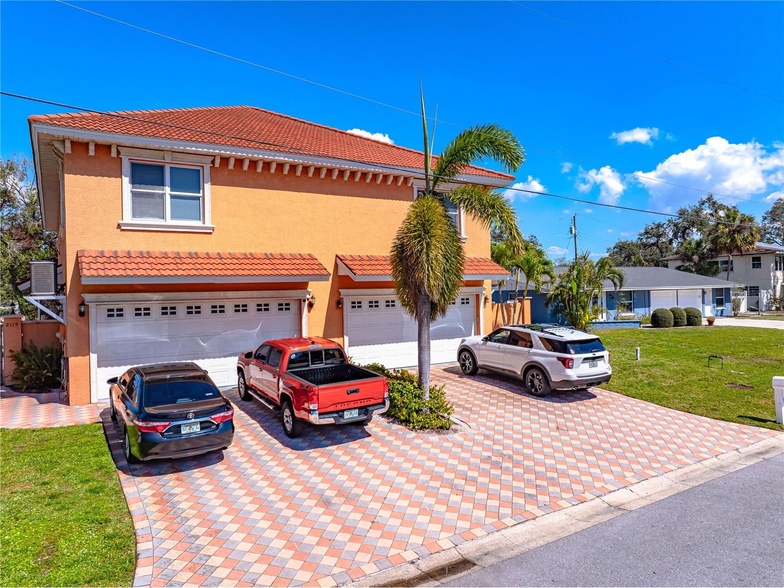2119 & 2125 Montclair Drive #1 & 2 Sarasota FL 34231 A4696057 image3