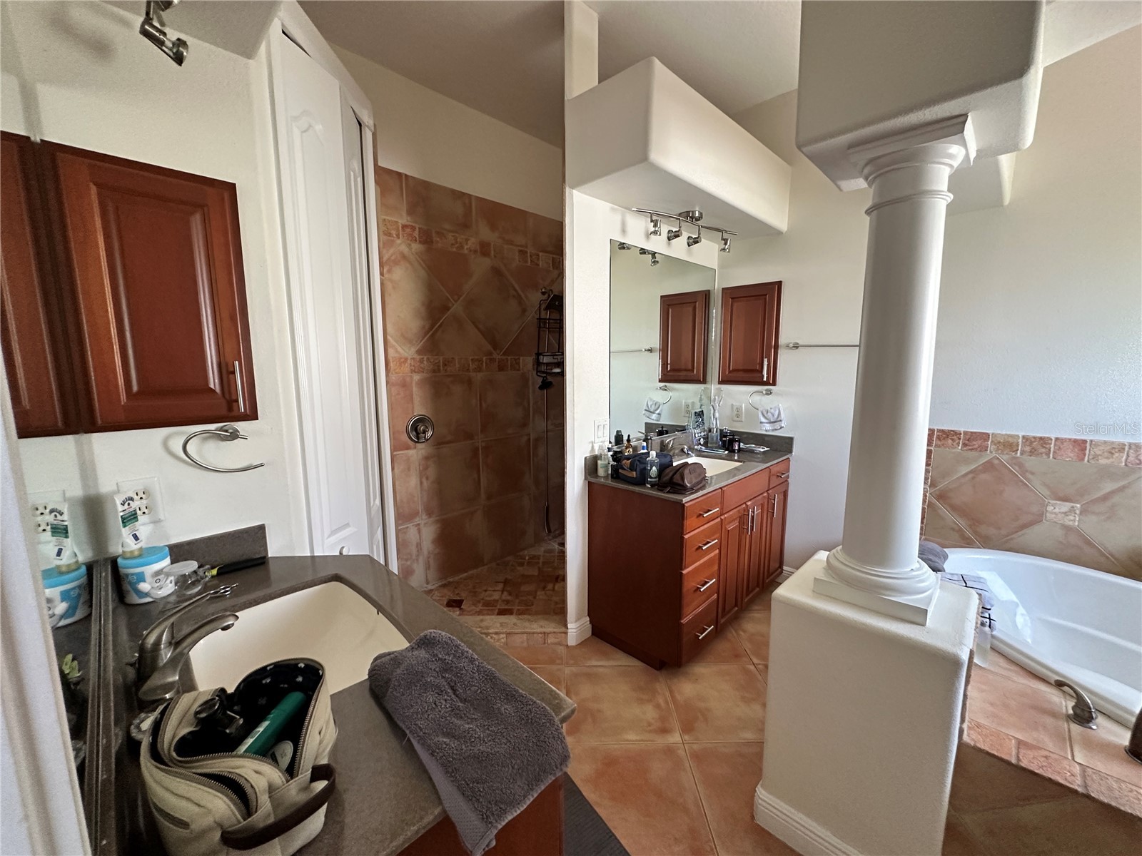 2119 & 2125 Montclair Drive #1 & 2 Sarasota FL 34231 A4696057 image49