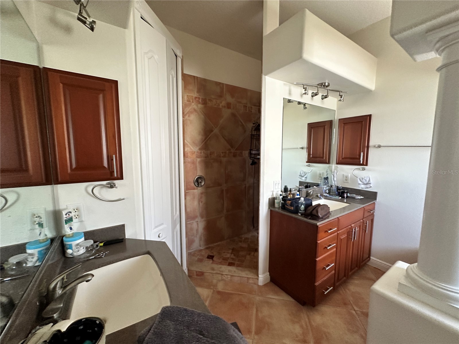 2119 & 2125 Montclair Drive #1 & 2 Sarasota FL 34231 A4696057 image53