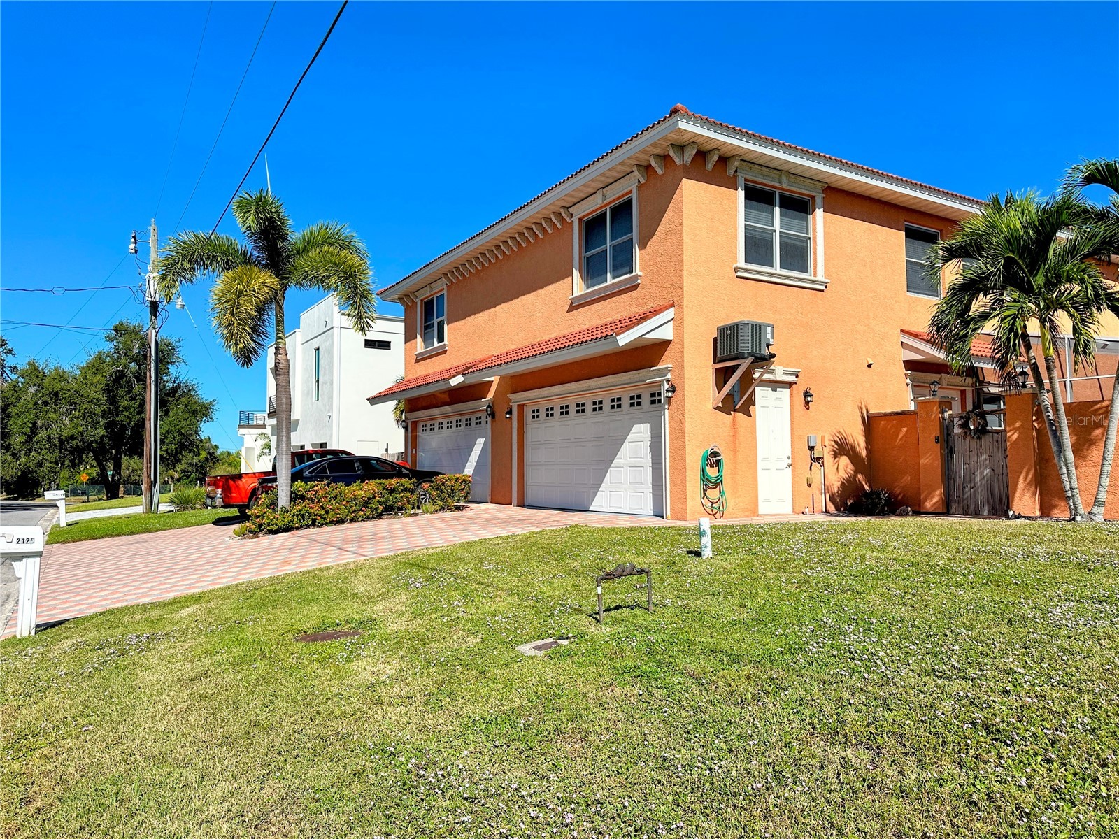2119 & 2125 Montclair Drive #1 & 2 Sarasota FL 34231 A4696057 image7