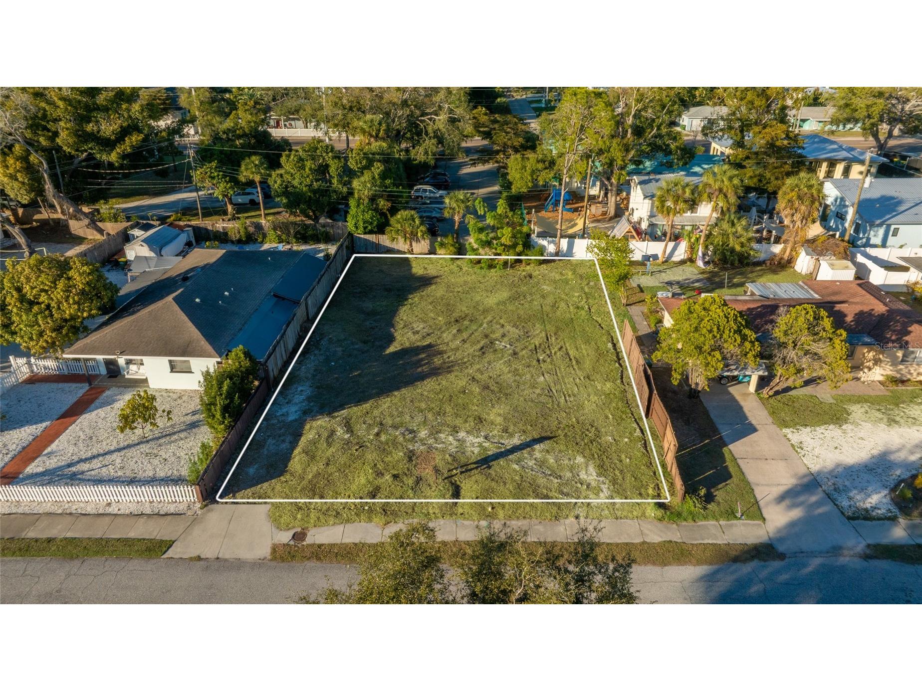 2119 Bougainvillea Street Sarasota FL 34239 A4678349 image1