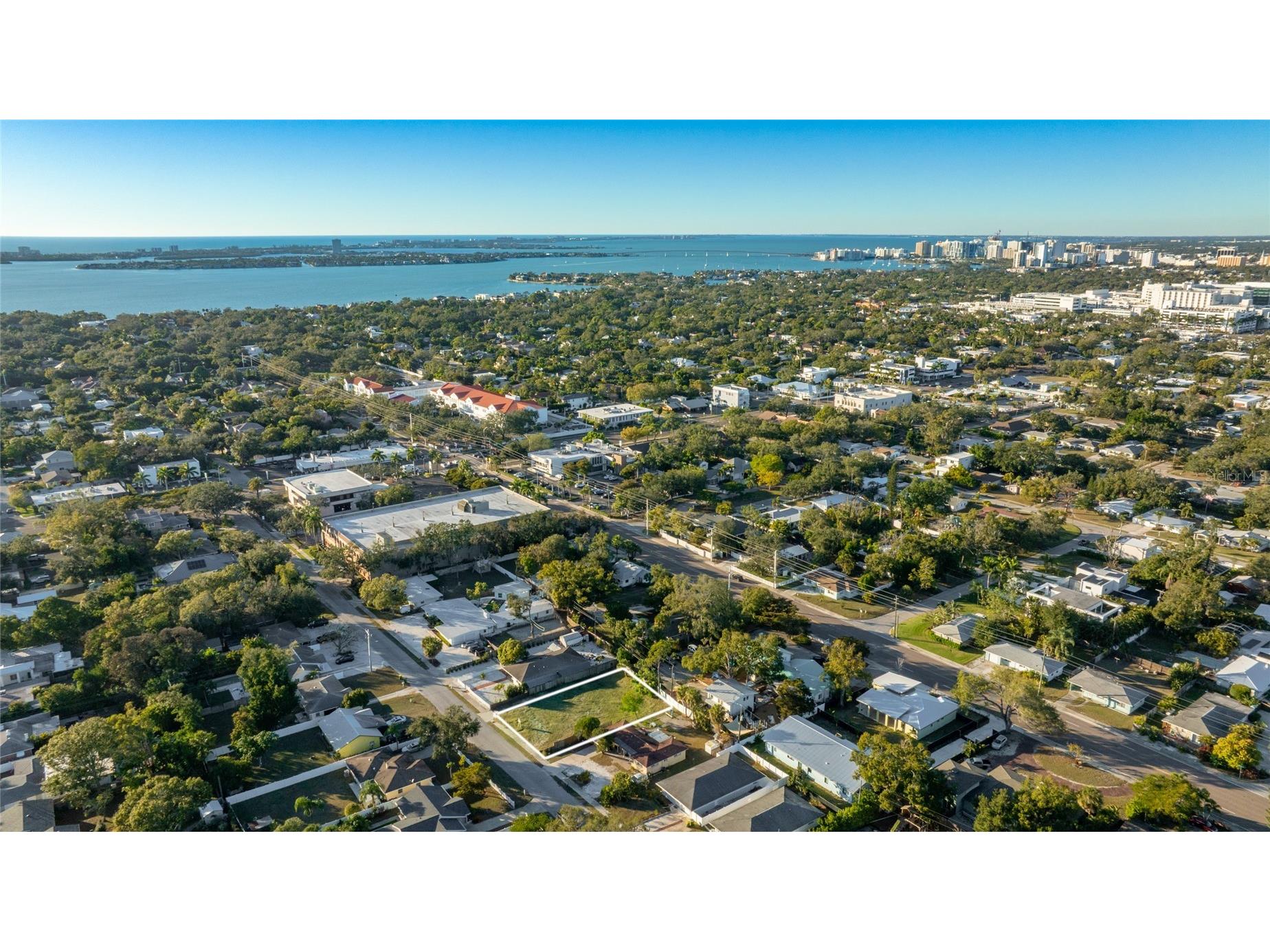 2119 Bougainvillea Street Sarasota FL 34239 A4678349 image3