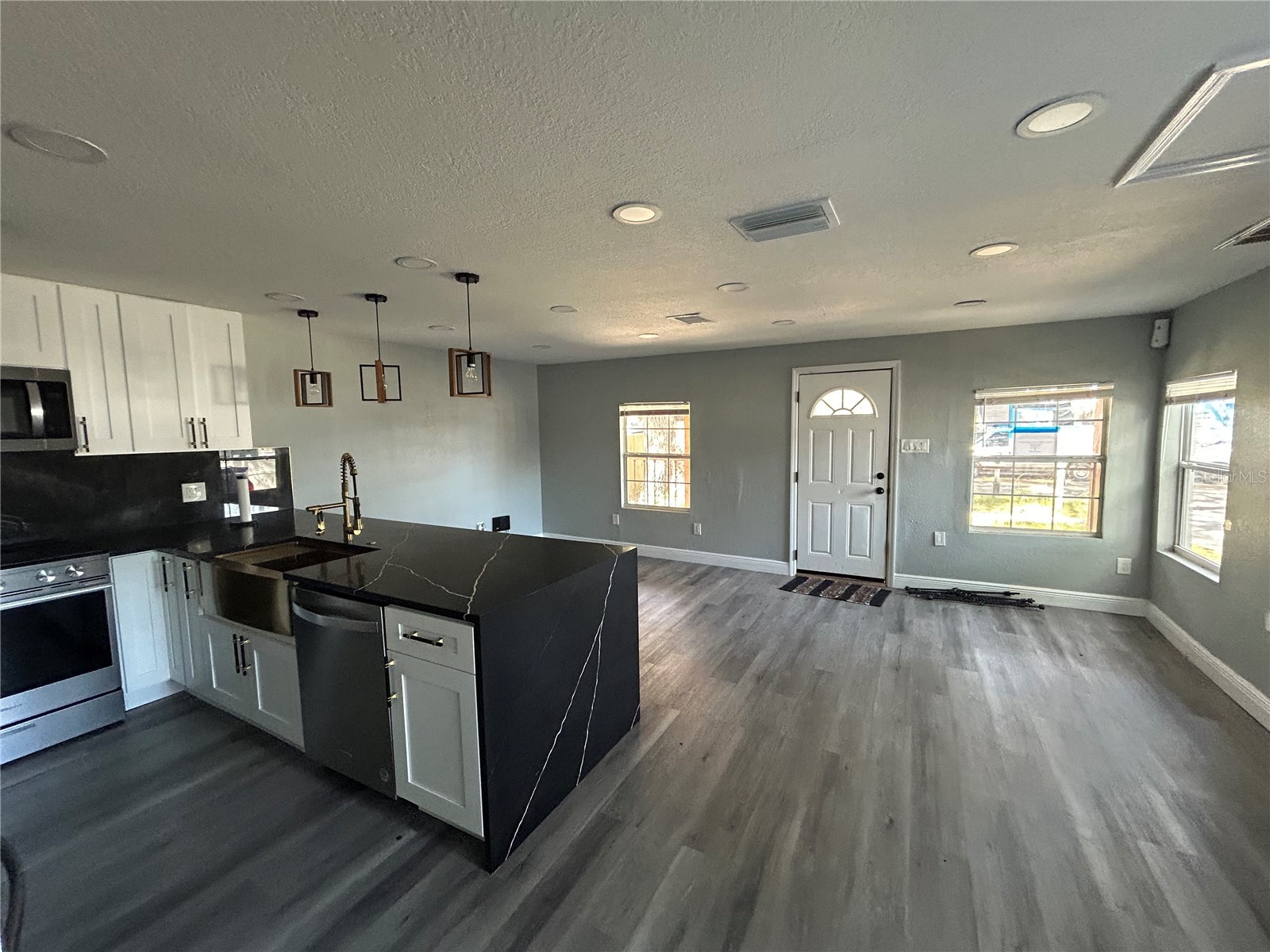 2119 E Ellicott Tampa FL 33610 TB8473065 image5