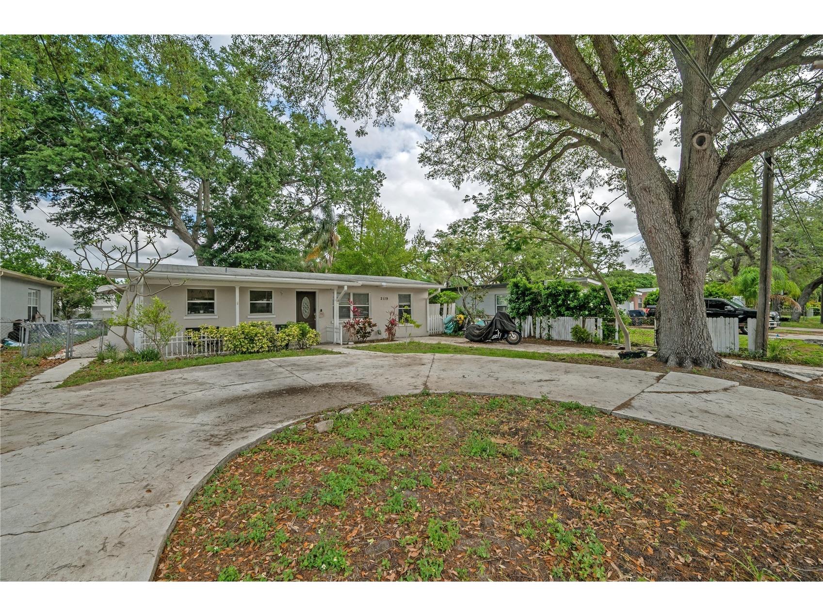 2119 W Henry Avenue Tampa FL 33603 TB8497153 image1