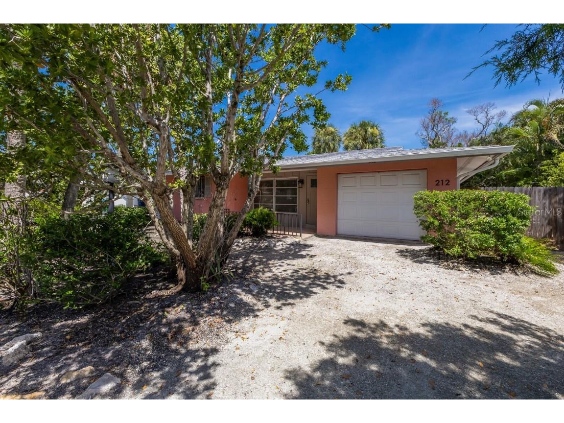 212 71st Street Holmes Beach FL 34217 A4658123 image1