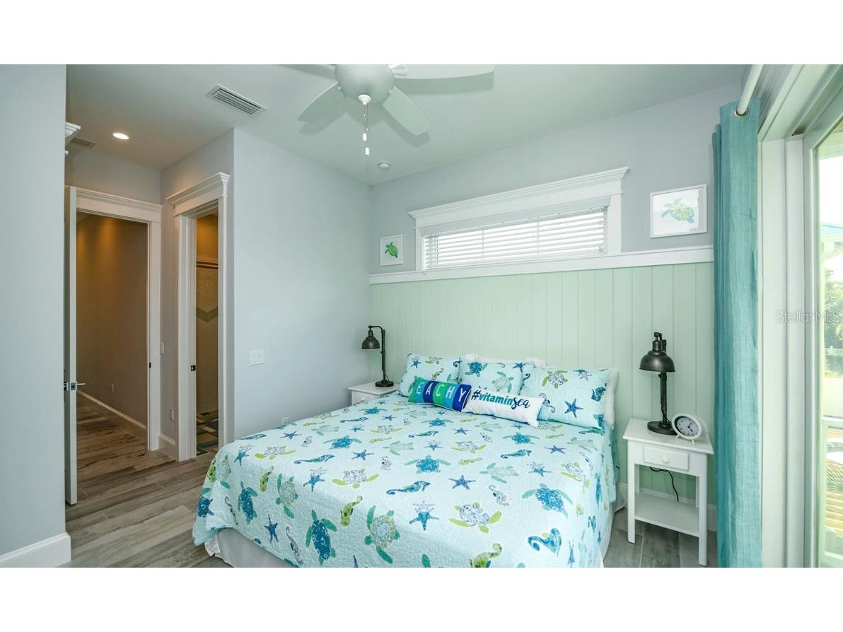212 72nd Holmes Beach FL 34217 A4651200 image11
