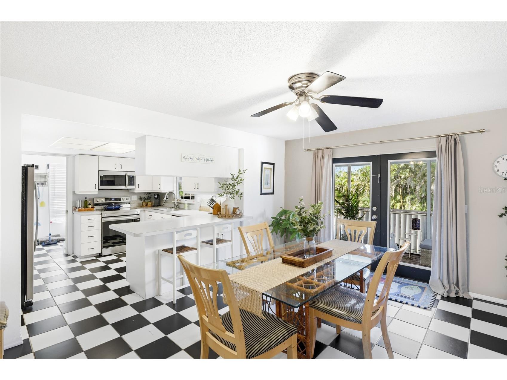 212 85th St Holmes Beach FL 34217 A4679320 image10