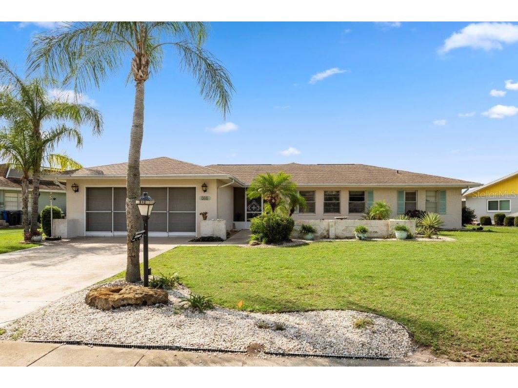 212 Amesbury Cir Sun City Center FL 33573 A4611601 image1