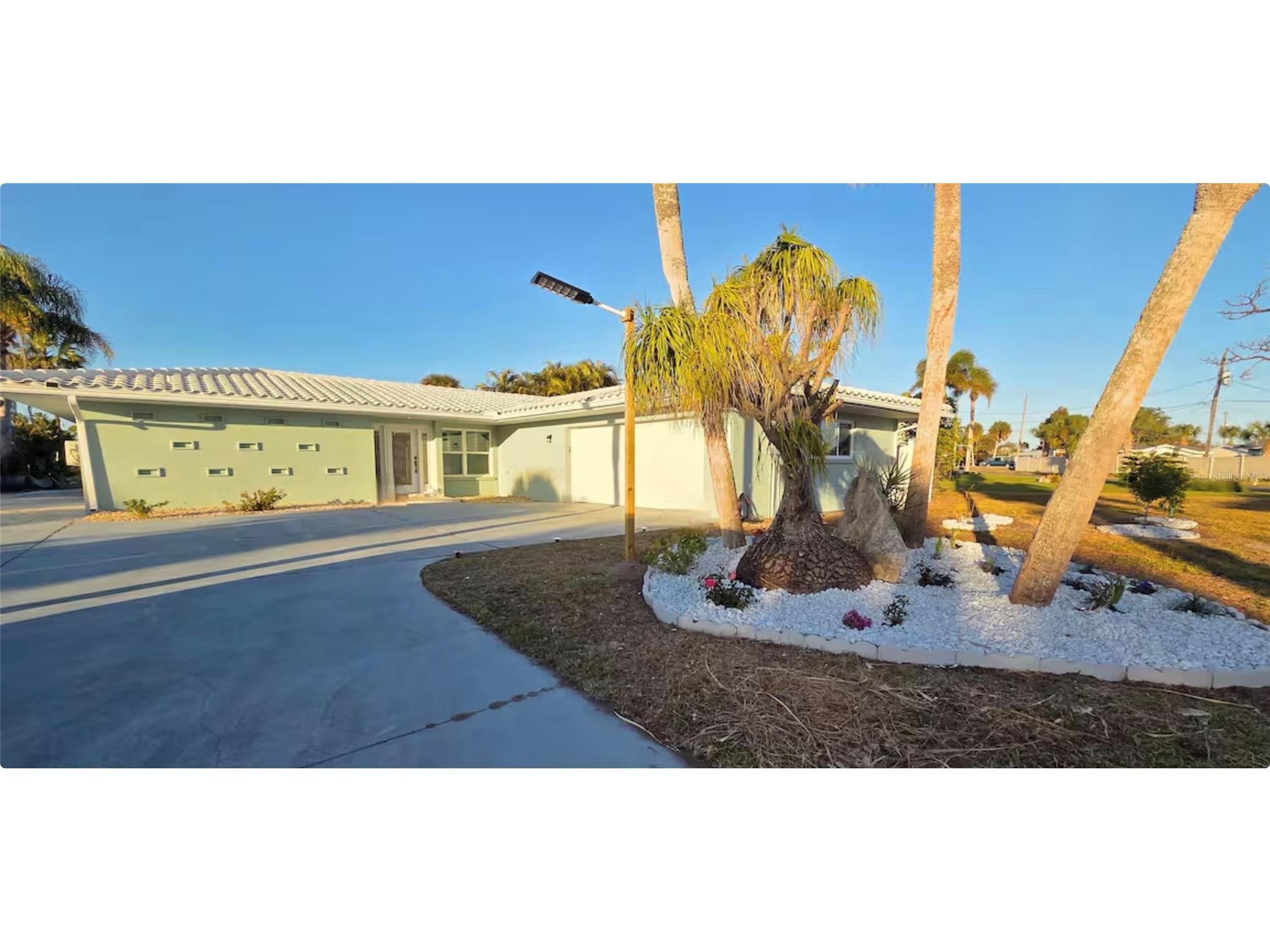 212 Bahia Vista Drive Englewood FL 34223 - LEMON BAY TB8493937 image1