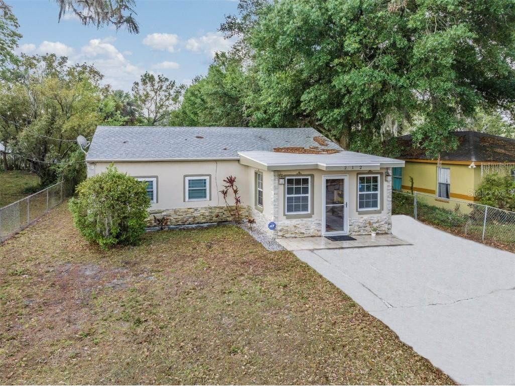 212 Bassedena Circle S Lakeland FL 33805 T3433866 image1