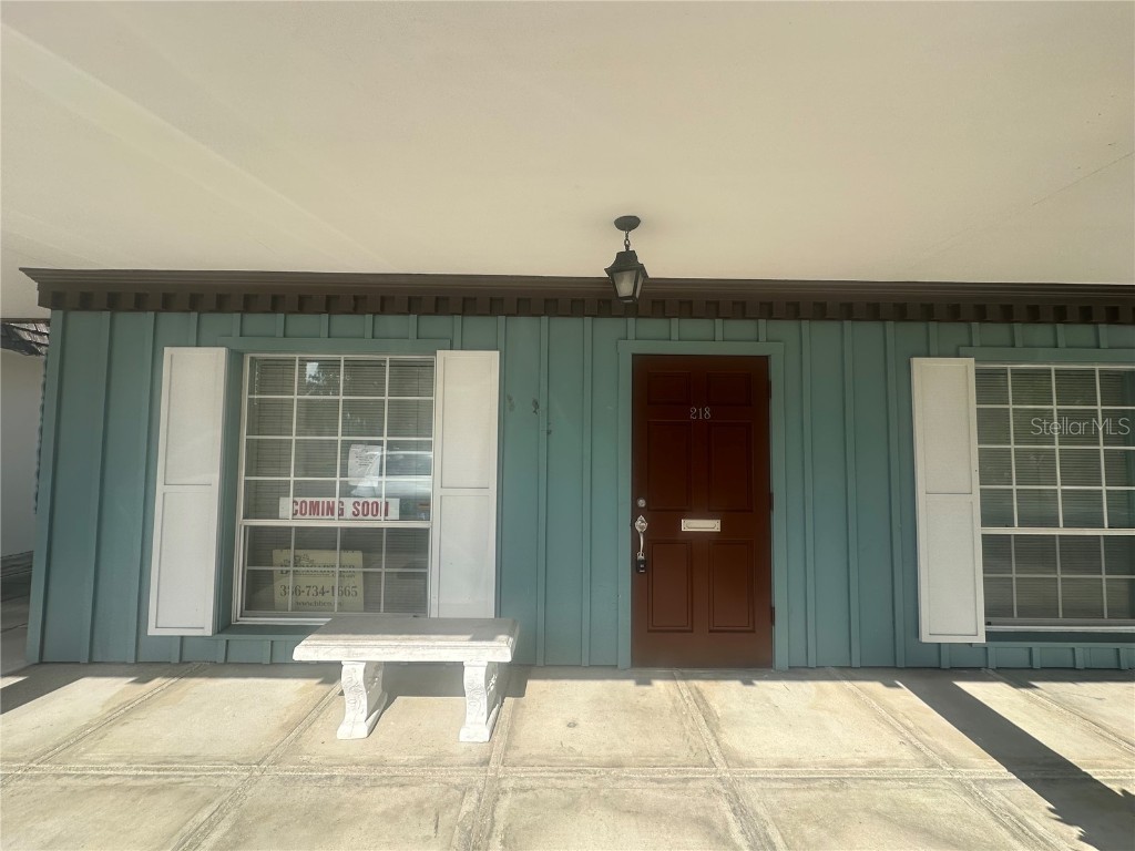 212 E New York Avenue #218 & 218 B Deland FL 32724 V4936651 image1