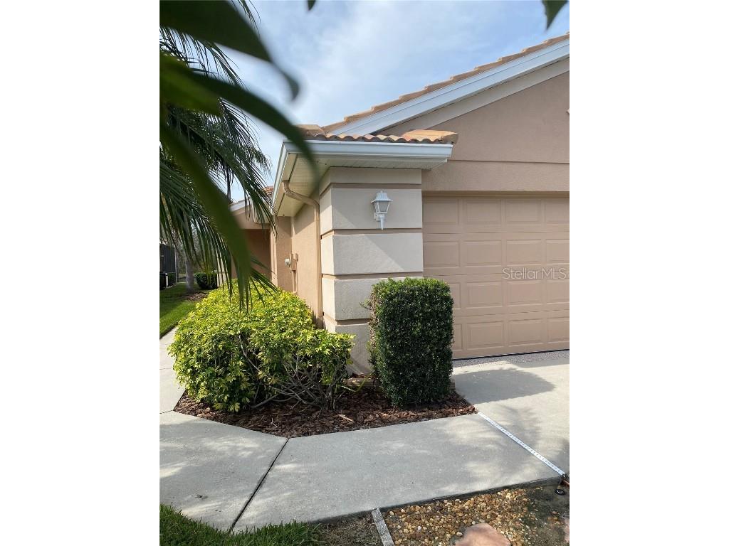 212 Fairway Isles Lane Bradenton FL 34212 A4559232 image1