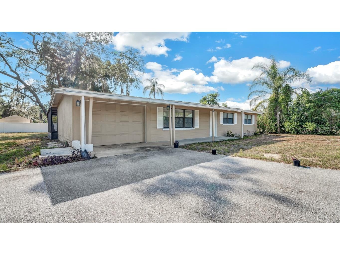212 N Oakwood Avenue Brandon FL 33510 T3531171 image1