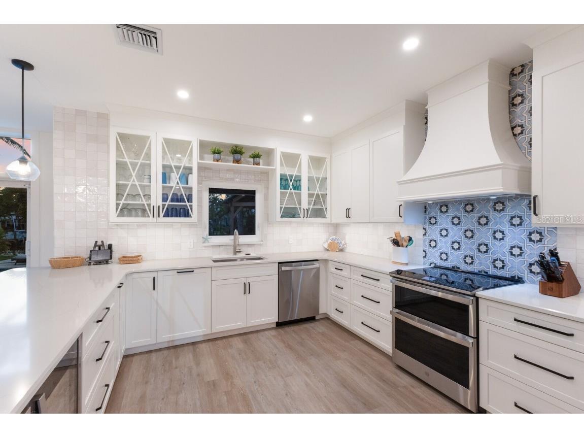 212 Oak Avenue Anna Maria FL 34216 A4659522 image10