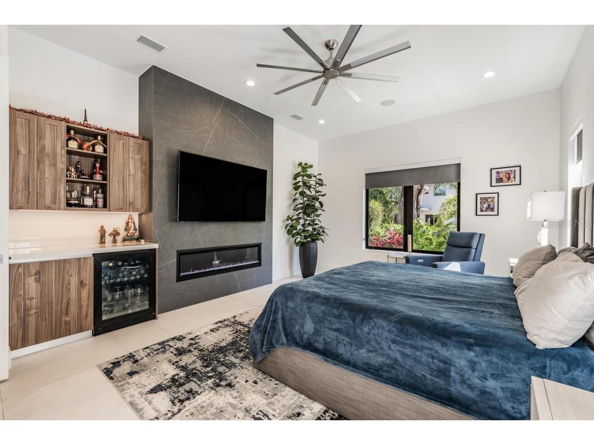 212 S Renellie Drive Tampa FL 33609 A4644266 image17