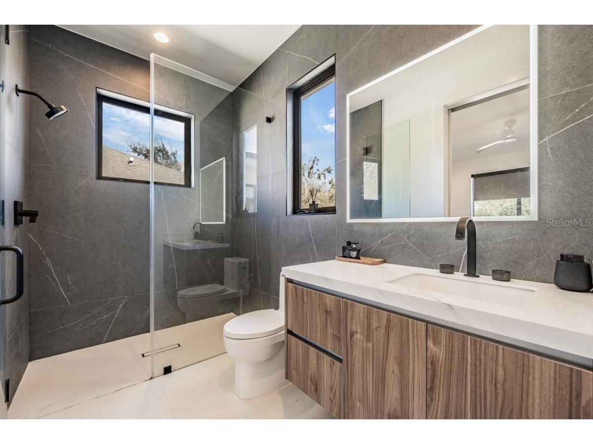 212 S Renellie Drive Tampa FL 33609 A4644266 image19