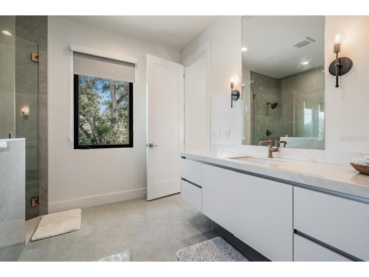 212 S Renellie Drive Tampa FL 33609 A4644266 image21