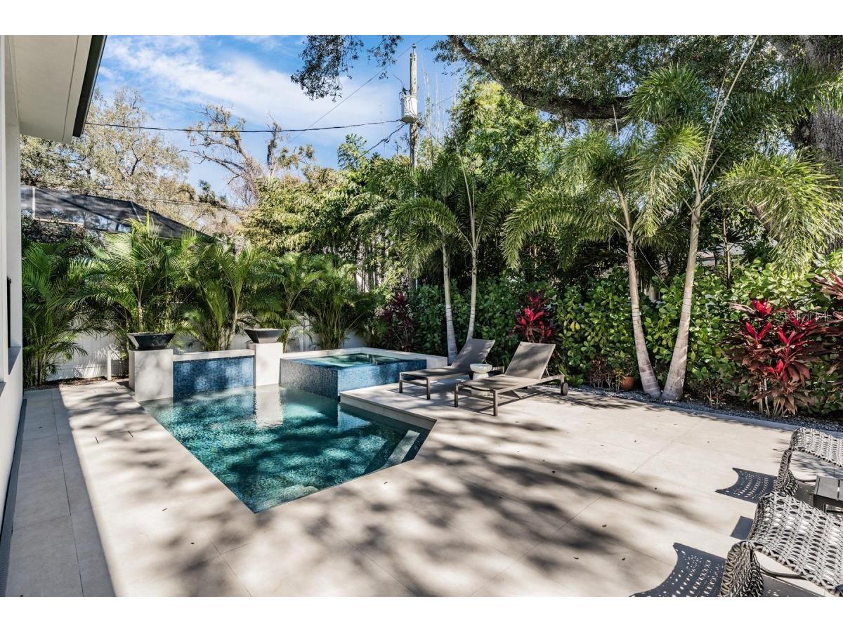 212 S Renellie Drive Tampa FL 33609 A4644266 image8