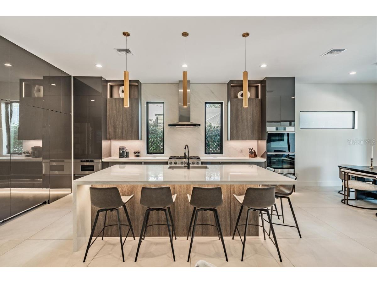 212 S Renellie Drive Tampa FL 33609 A4644266 image9