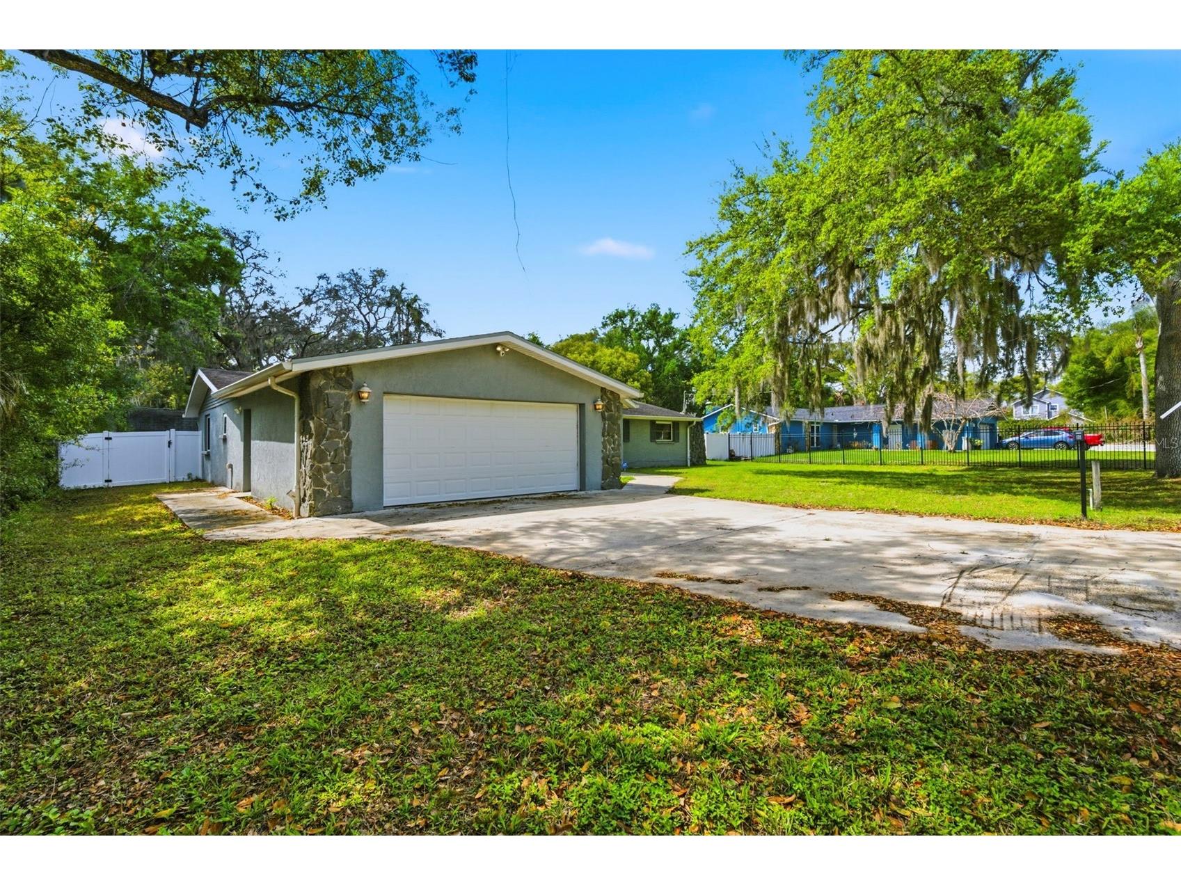 212 W 131st Avenue Tampa FL 33612 W7883800 image2
