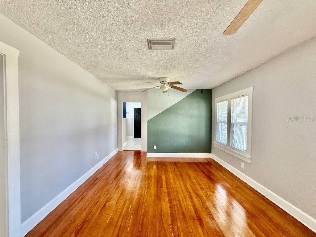 2120 46th Avenue N Saint Petersburg FL 33714 TB8430979 image12