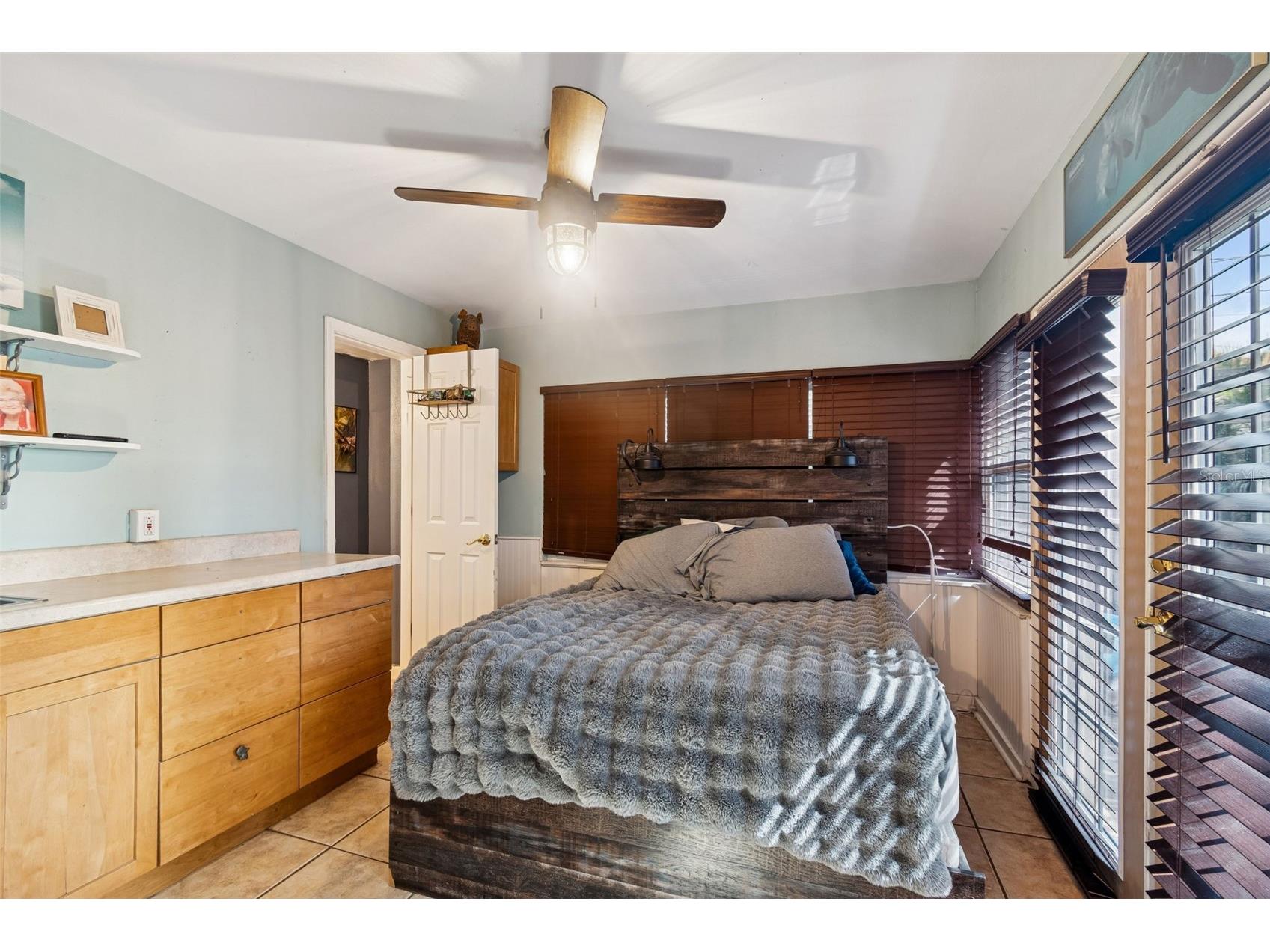 2120 Coronada Way S Saint Petersburg FL 33712 TB8483989 image25
