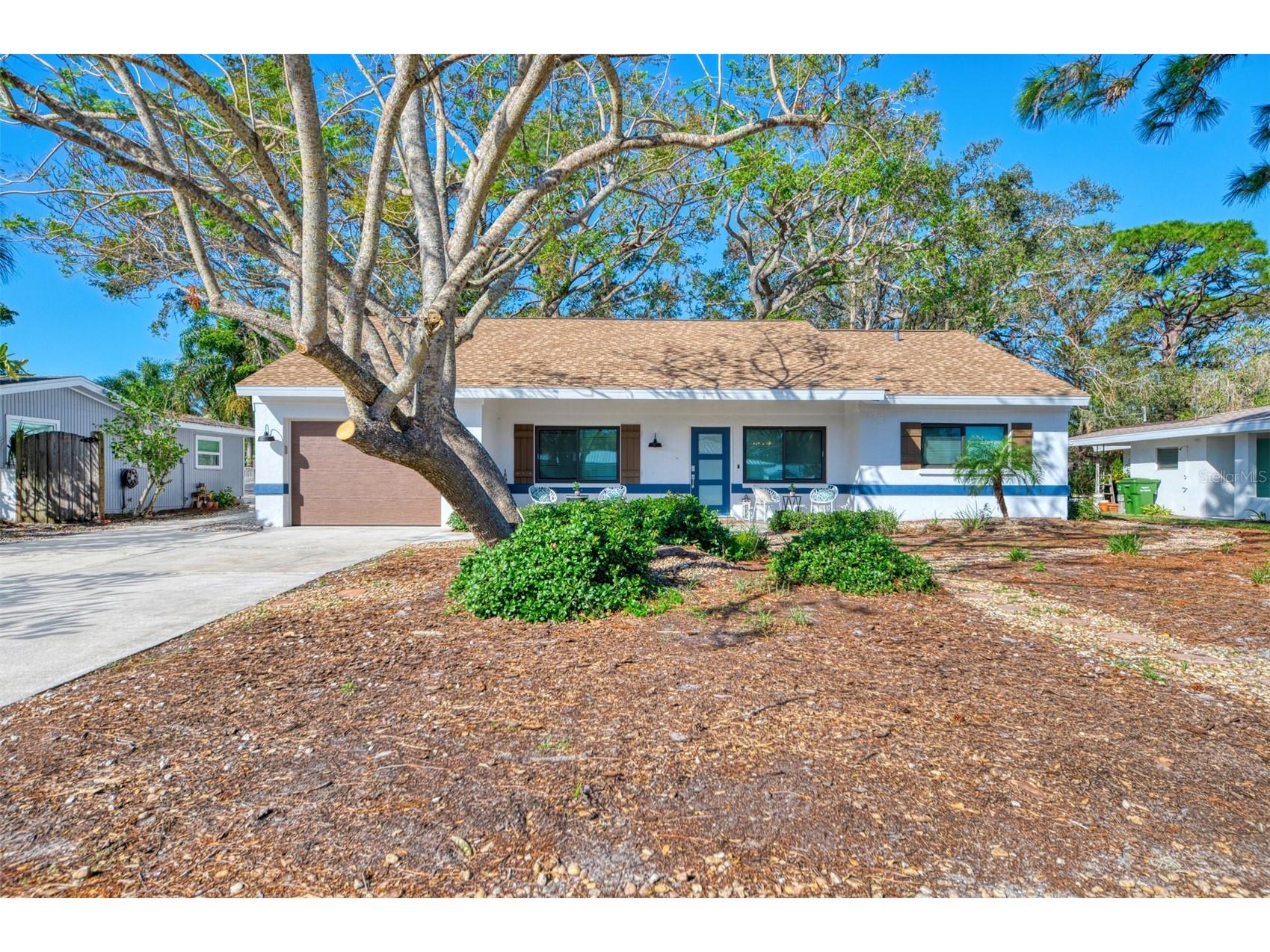 2120 Craft Lane Sarasota FL 34239 A4696329 image1
