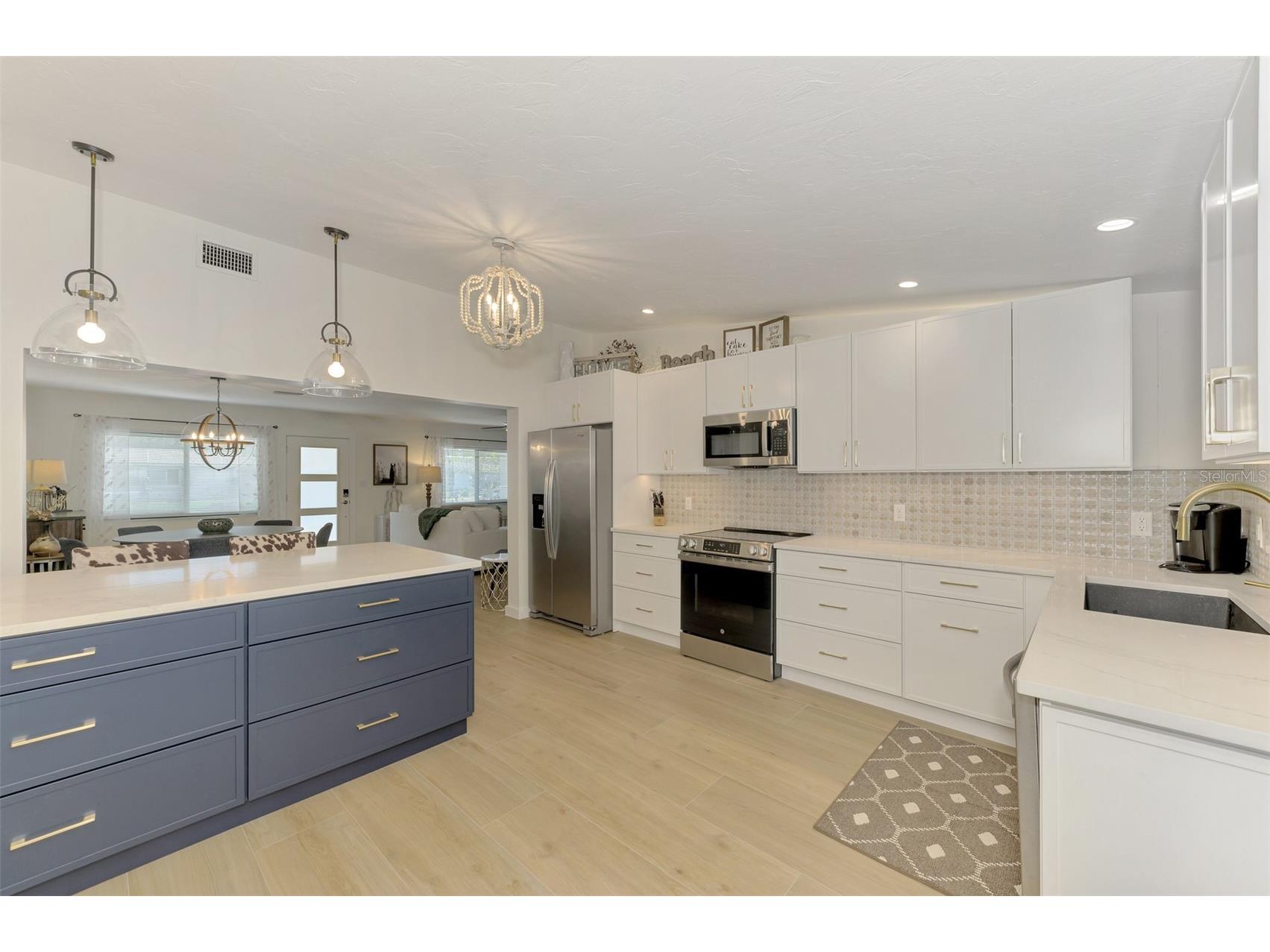 2120 Craft Lane Sarasota FL 34239 A4696329 image15