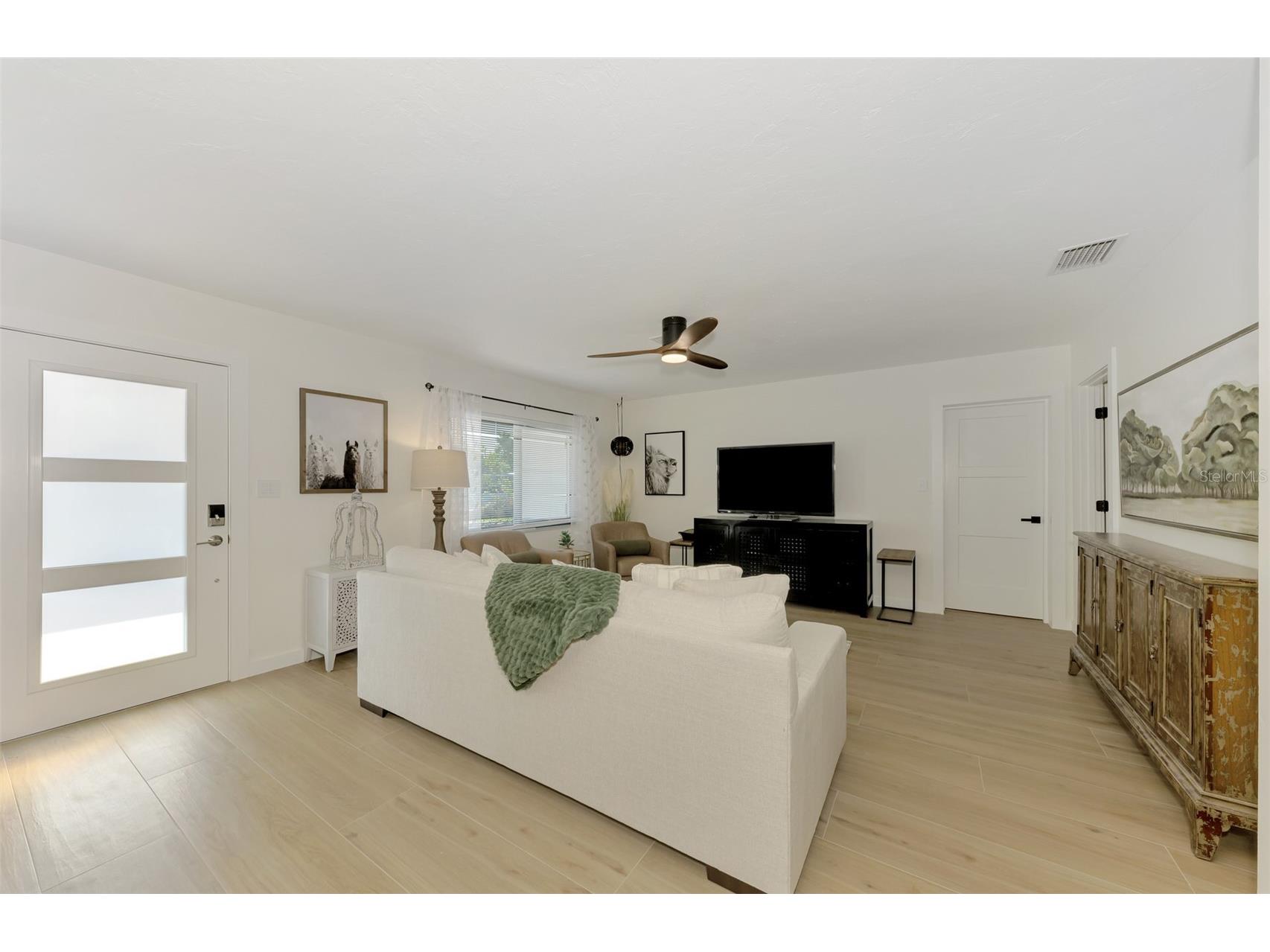 2120 Craft Lane Sarasota FL 34239 A4696329 image8