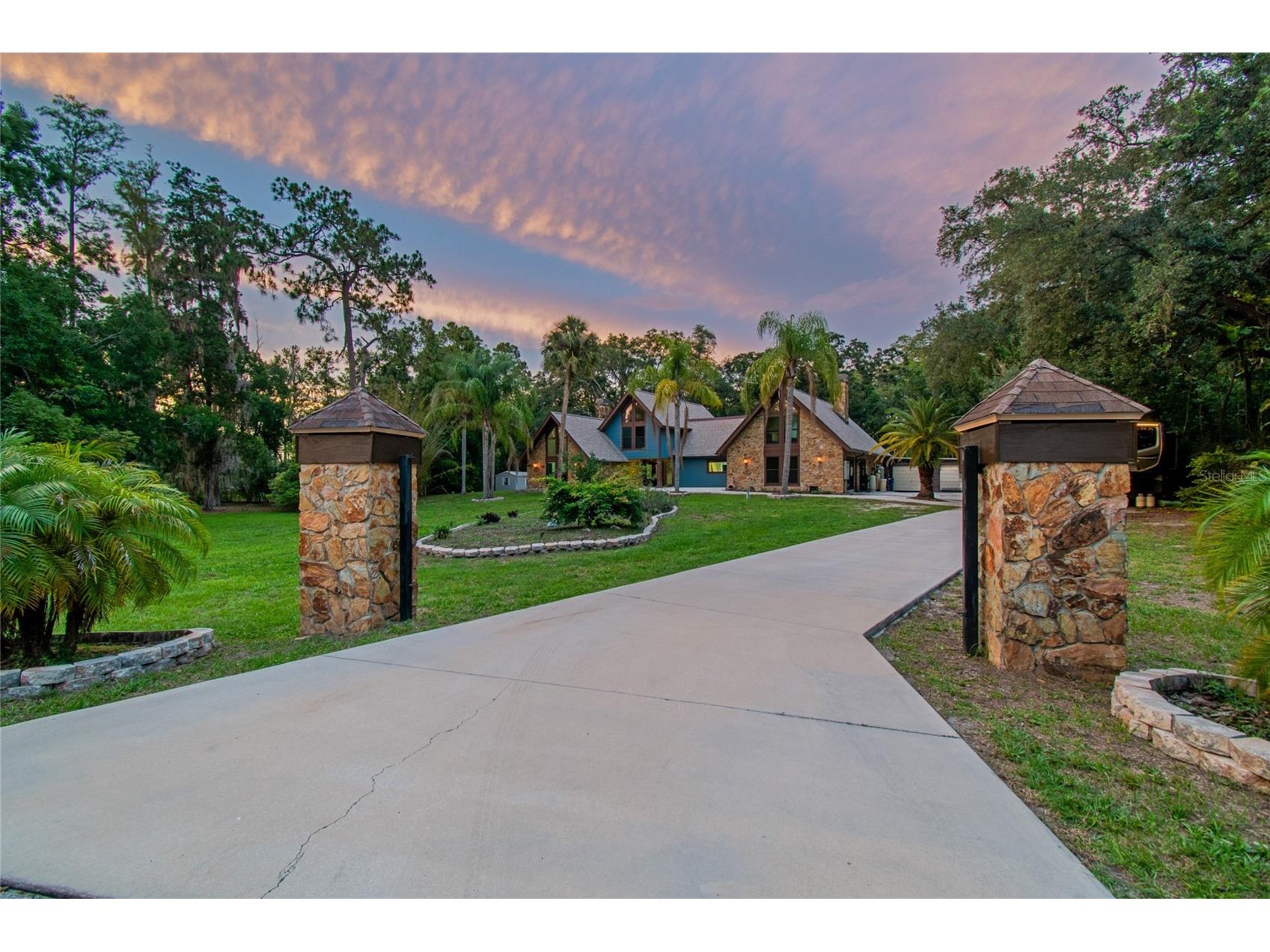 2120 Marquis Court New Port Richey FL 34655 W7886474 image1
