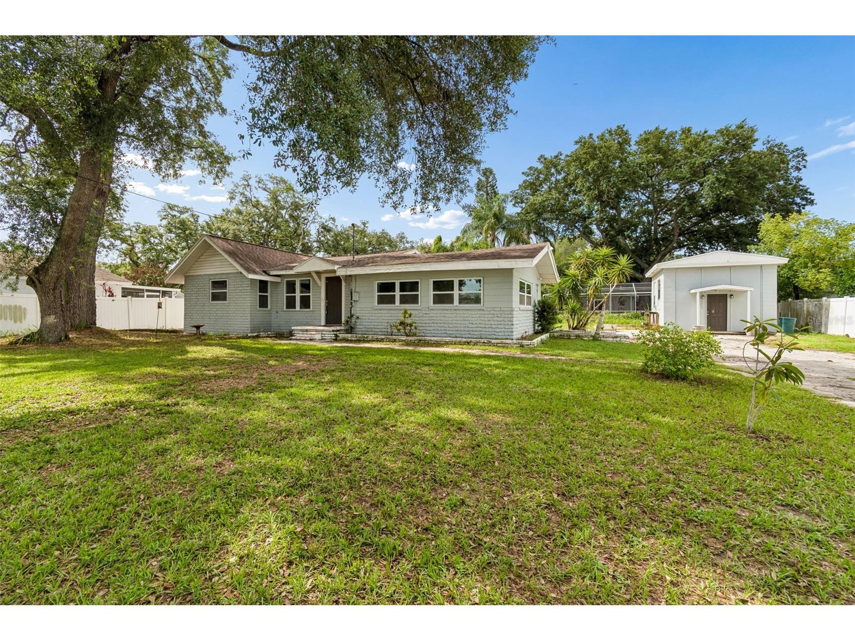 2120 W Clifton Street Tampa FL 33603 TB8512644 image1