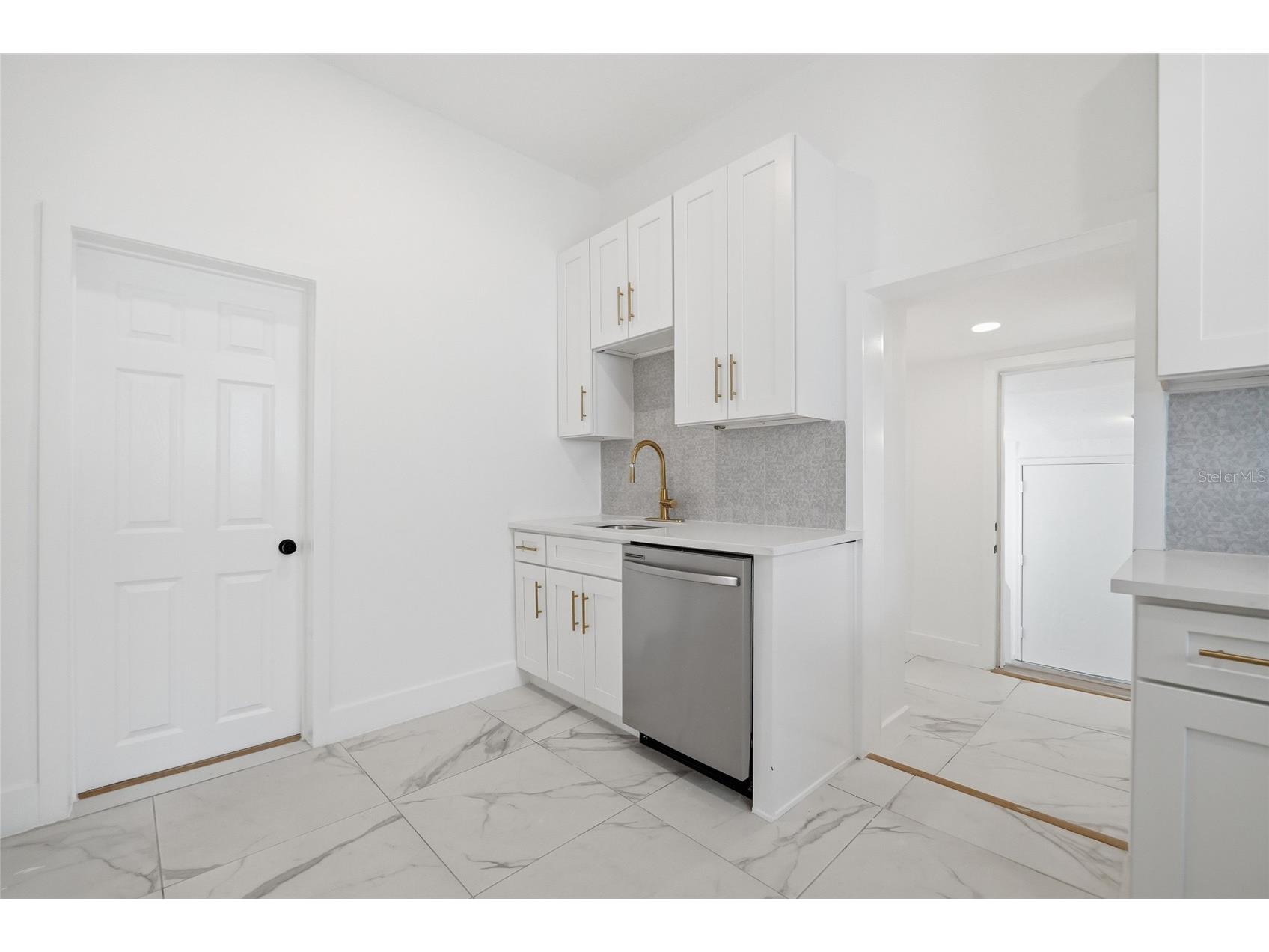 2120 W Nassau Street Tampa FL 33607 TB8498870 image12