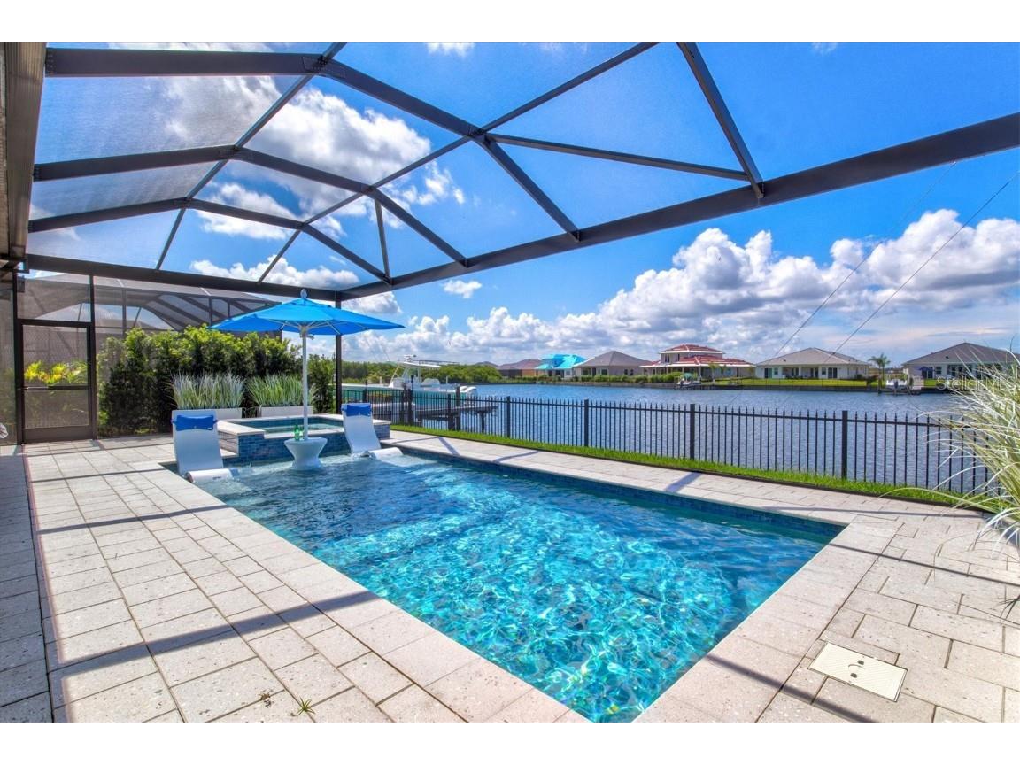 2121 5th Street E Palmetto FL 34221 A4573707 image1