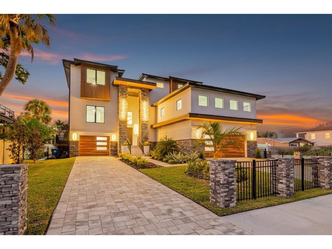 2121 Bayou Grande Boulevard NE Saint Petersburg FL 33703 U8253104 image1