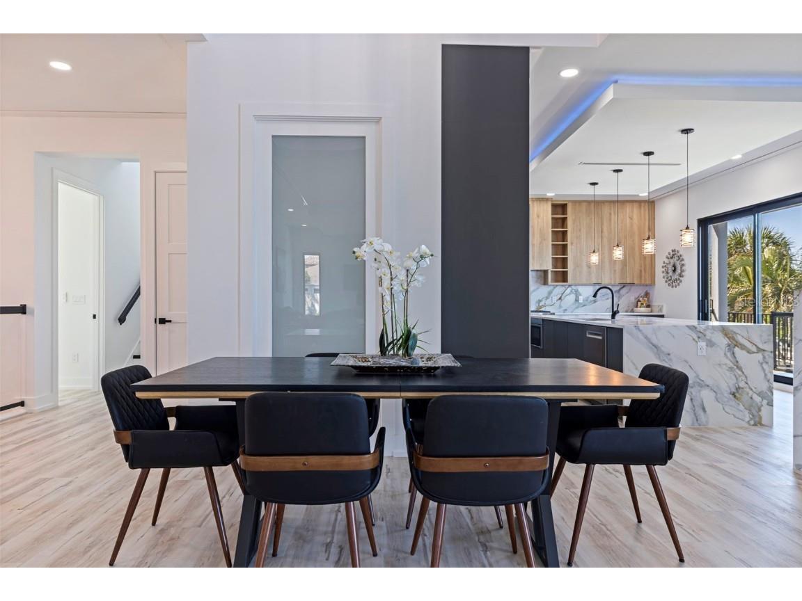 2121 Bayou Grande Boulevard NE Saint Petersburg FL 33703 U8253104 image11