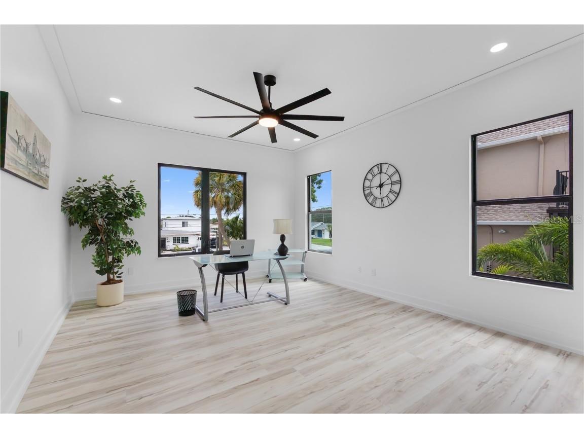 2121 Bayou Grande Boulevard NE Saint Petersburg FL 33703 U8253104 image25