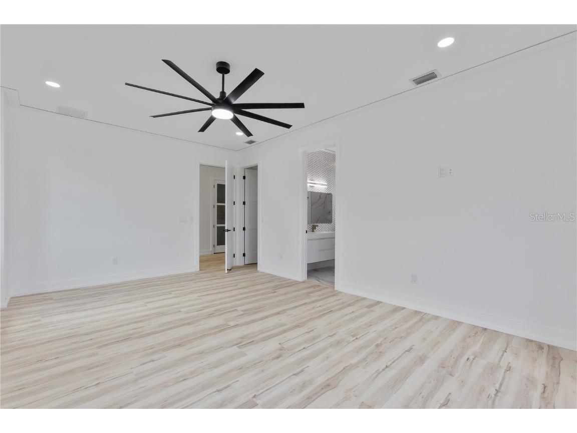 2121 Bayou Grande Boulevard NE Saint Petersburg FL 33703 U8253104 image40